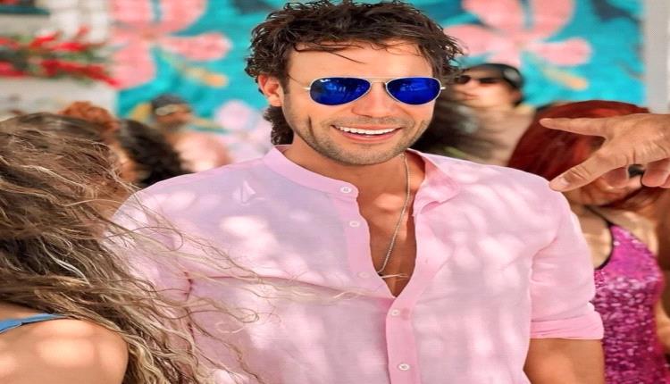 أزمة حريق ديكور "الكينغ" تنتهي… ومحمد إمام يشكر فريقه على الصمود