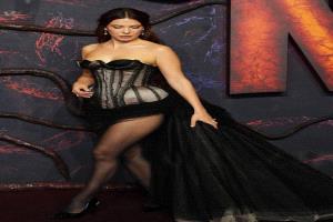 صيحات جريئة.. نجمة Stranger Things تختار إطلالة من 