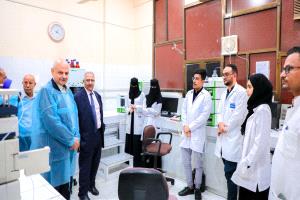 فريق التوجيه والرقابة الرئاسي يزور الهيئة العليا للأدوية بالعاصمة عدن ويطّلع على سير عملها وتحدياتها الميدانية