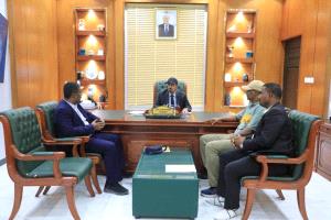 محافظ حضرموت الأستاذ مبخوت بن ماضي يطلع على تحضيرات استضافة المحافظة لبطولة المنتخبات لكرة السلة (3×3)