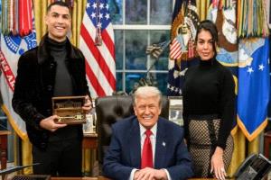 لماذا أهدى ترمب رونالدو مفتاح البيت الأبيض؟ التفاصيل الكاملة