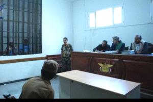 معتقل يفاجئ قضاة محكمة حـ.ـوثية في صنعاء: 