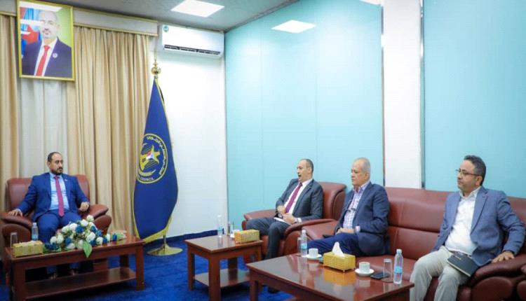 الأمين العام للأمانة العامة للمجلس الإنتقالي الجنوبي يبحث سبل تعزيز جهود تحقيق السلام مع وفد المعهد الأوروبي