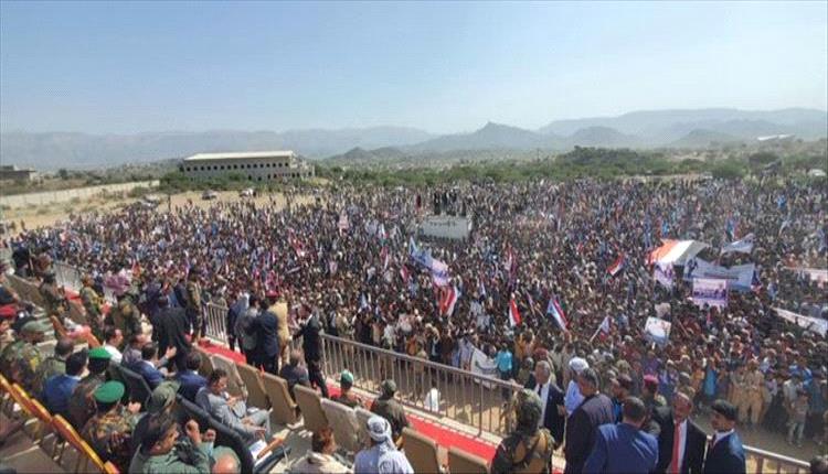 الحشود تتدفق إلى موقع فعالية الذكرى الـ62 لثورة 14 أكتوبر في الضالع