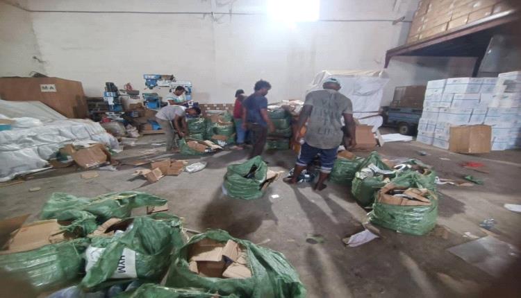 جمارك المنطقة الحرة بعدن تضبط شحنة تحتوي على أكثر من 24 ألف قطعة تستخدم في صناعة الطائرات المسيّرة