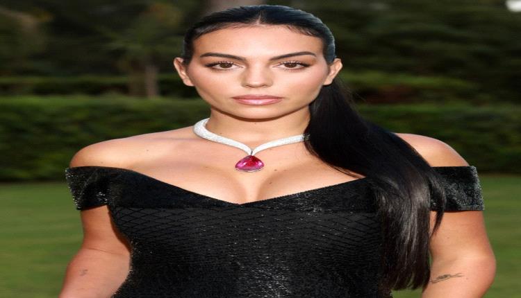 نجمات الفن والموضة يخترن عقد Chopard المذهل لإطلالاتهن