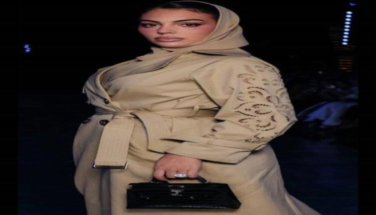 عارضة الأزياء جورجينا رودريغيز تستعرض قطعة Hermès النادرة وتسرق الأضواء