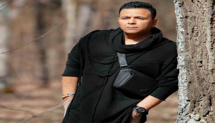 الشاعر الغنائي تامر حسين يطالب بإنصاف صنّاع أغنية الفنان محمد فؤاد بعد تسريبها