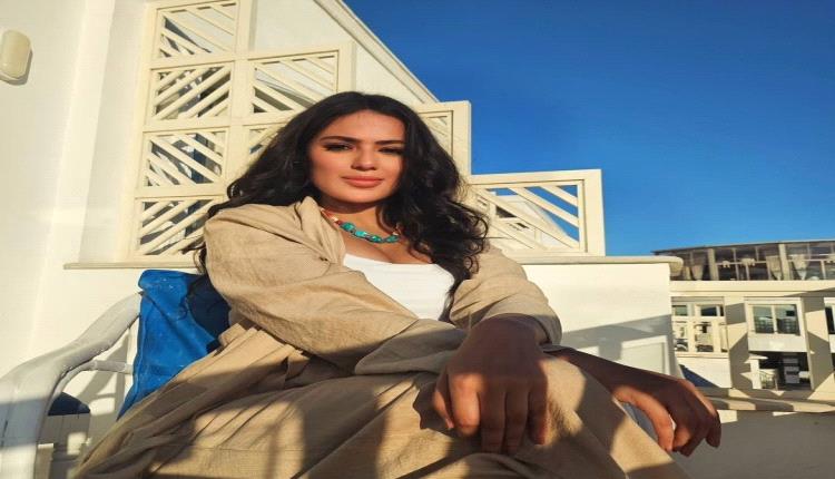الممثلة المصرية الفنانة ثراء جبيل تتألق في الأشهر الأخيرة من الحمل بإطلالة أنيقة ومفعمة بالأنوثة