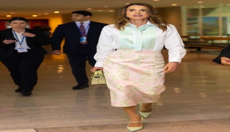 الملكة رانيا تجسّد الجمال الطبيعي والأناقة الراقية في أحدث إطلالاتها