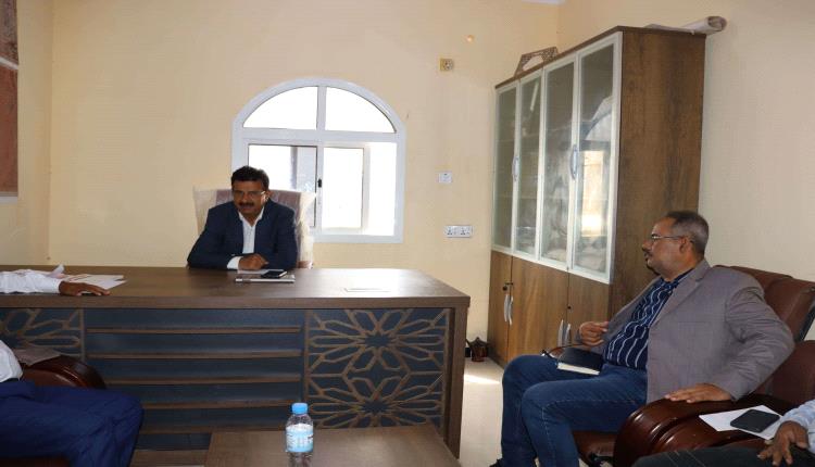 فريق التوجيه والرقابة الرئاسي يطلع على سير عمل الهيئة العامة للأراضي والتخطيط العمراني بسقطرى
