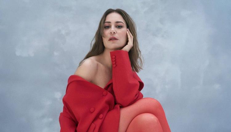 بعد التكهنات… منة شلبي تؤكد زواجها من أحمد الجنايني