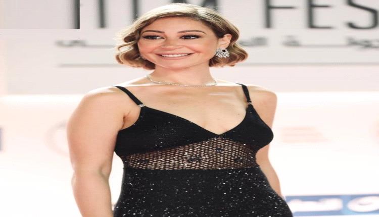 نجوم الفن يحتفلون بزواج منة شلبي برسائل مليئة بالحب والدعاء (فيديو)