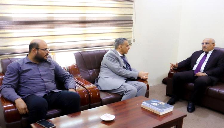 الكثيري يؤكد دعم المجلس الانتقالي لجهود تعزيز اللامركزية وتمكين السلطات المحلية