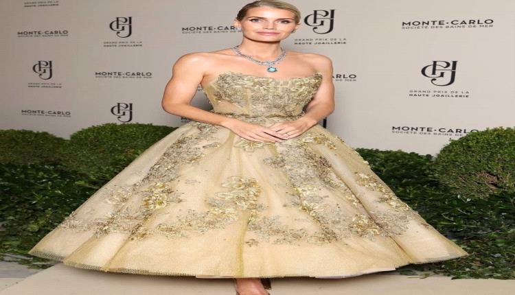 إطلالة ساحرة لكيتي سبنسر.. فستان يحاكي الأميرات والخيال