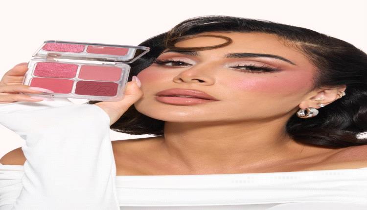 جمال متورّد بأسلوب جديد.. باليت Blush Filter من HUDA BEAUTY تخطف الأنظار