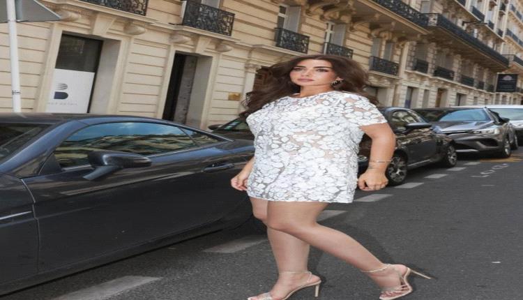 موضة التخريمات تتصدر إطلالات النجمات.. أناقة وجرأة لا تُقاوم!