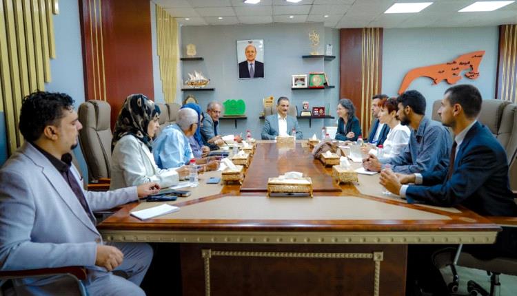 محافظ عدن يبحث مع السفيرة الفرنسية سُبل دعم المشاريع المستدامة والاستجابة لاحتياجات المجتمع المحلي