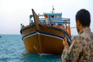 قارب «المـ.ـوت الكيمـ.ـيائي».. إجهاض تهـ.ـريب شحـ.ـنة للحـ.ـوثي في باب المندب