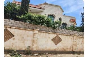 بشرائه فيلا بنصف مليار في ارقى احياء العاصمة .. قيادي كبير يثير ضجة وموجة واسعة من الجدل.. ما القصة؟