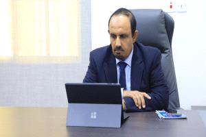 رئيس مجلس القيادة الرئاسي يثمن الجهود المتفانية لمحافظ حضرموت في تنفيذ نزولات لمديريات المحافظة وتسهيل واعتماد مشاريع تخدم حضرموت والوطن