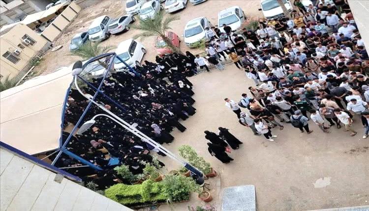 طلاب جامعة العلوم والتكنولوجيا بعدن ينفذون إضرابًا احتجاجًا على ارتفاع الرسوم
