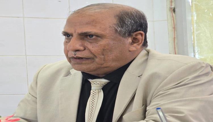 مجلس القيادة الرئاسي.. بين تعطيل العليمي وإصلاحات الزبيدي