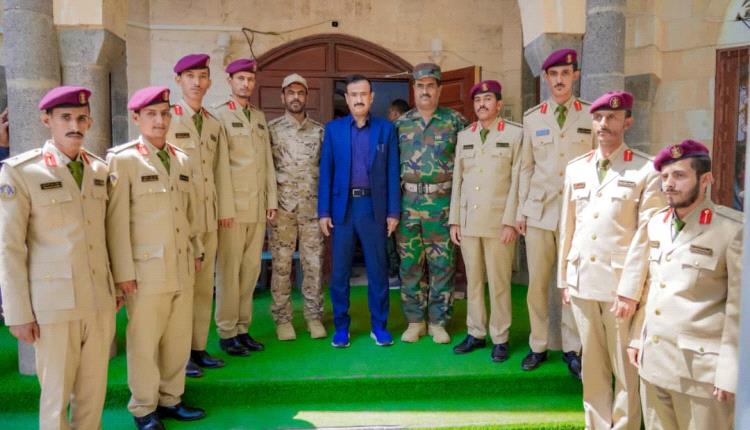 محافظ شبوة يستقبل خريجي كلية زايد للعلوم العسكرية