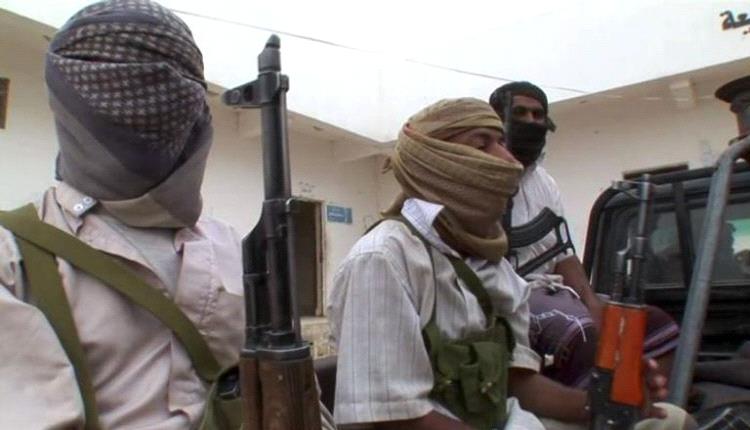 تحالفات الإرهاب.. فك شفرة تعاون الحوثي والقاعدة