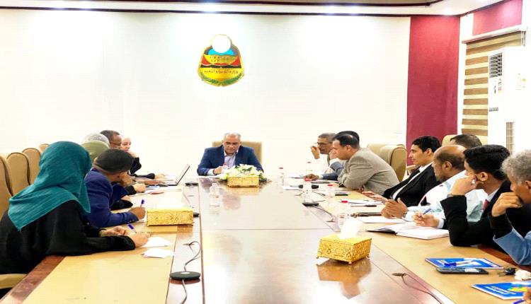 وزارة التربية والتعليم يبحث مع (اليونيسف) سير المشاريع التعليمية ويؤكد على أهمية الشراكة الاستراتيجية