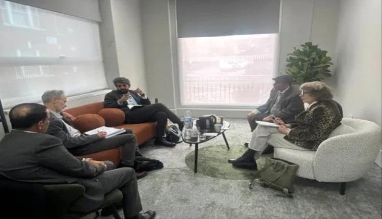 في لقاء مع صحفيين بريطانيين .. البيض يستعرض التطورات في الجنوب