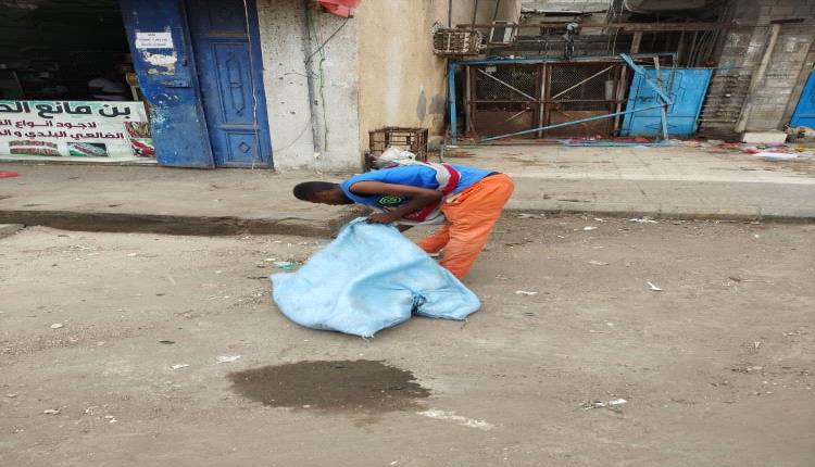 بتوجيهات من مدير عام المديرية..  تنفيذ حملة نظافة واسعة في شارع الثقافة بمديرية خور مكسر