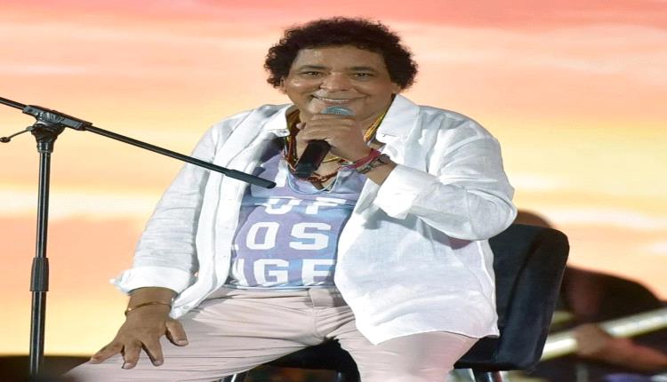عودة قوية… محمد منير يتجاوز أزمته الصحية ويُسعد جمهوره بأغنية جديدة