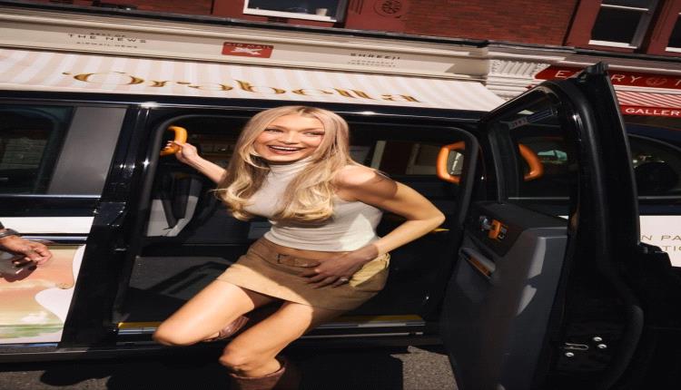 إطلالة من الكواليس… بيلا حديد في أحدث حملاتها التجارية