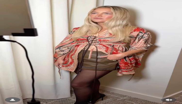 ألهمي إطلالتك… كيت هدسون بستايل كورسيه وبنطال جلدي