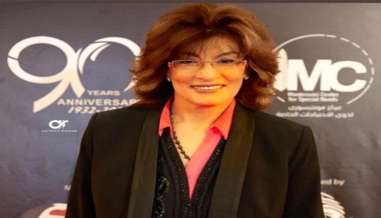 لحظة خفيفة… سماح أنور تثير الضحك بموقف مع أسرتها