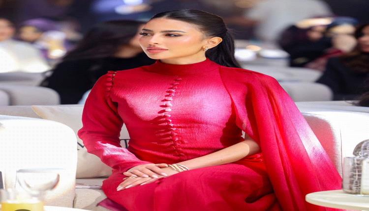 موضة الأحمر تفرض حضورها في إطلالات المؤثرات السعوديات