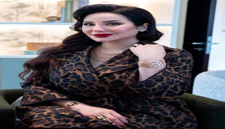 لجين عمران تتصدر التفاعل بإطلالة أنيقة بفستان ليوبارد كلاسيكي