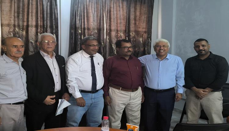 عدن.. استلام وتسليم مكتب السياحة بين المدير السلف والخلف بحضور لجنة من المحافظة