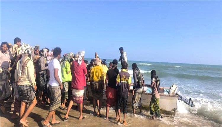 حزن يخيم على "رضوم".. العثور على جثة أحد المفقودين في عرض البحر ودعوات لإنقاذ الطفل "عمر"