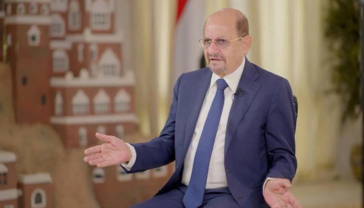 رويترز عن مسؤولين بالبنك المركزي في عدن: الحكومة المدعومة من السعودية تواجه أسوأ أزمة سيولة وشح موارد بالجهاز المصرفي منذ 2015