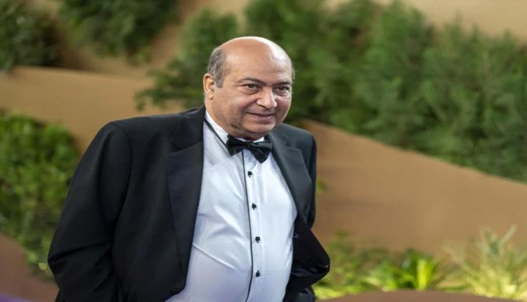 طارق الشناوي يثير التساؤلات بعد تعليقاته الحادة على الوسط الفني