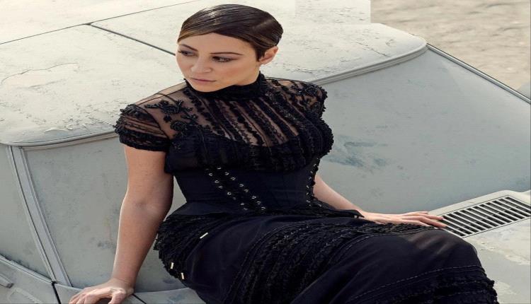 رسالة مؤثرة… منة شلبي تشكر الجميع بعد تلقيها واجب العزاء في والدها