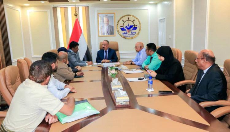 وزير النقل يناقش مع شركة صقر الحجاز حادث حافلة العرقوب ويؤكد تعزيز إجراءات السلامة