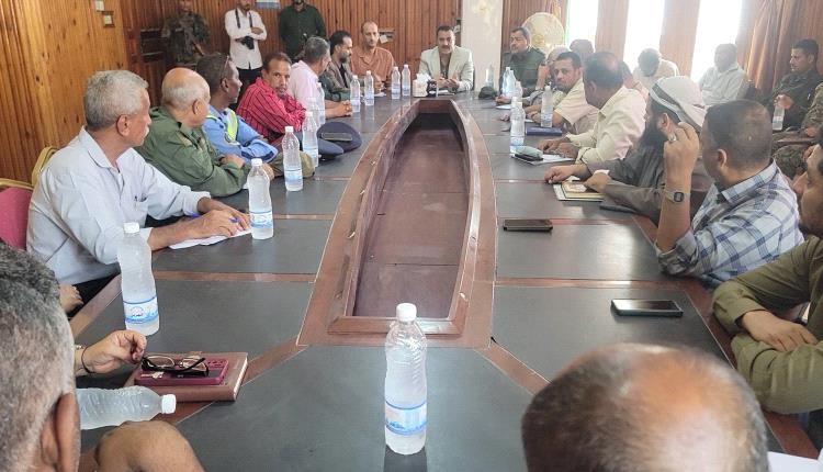 "الداؤودي" يحث مدراء المكاتب على مضاعفة الجهود لتحسين مستوى الخدمات المقدمة لمواطني البريقة