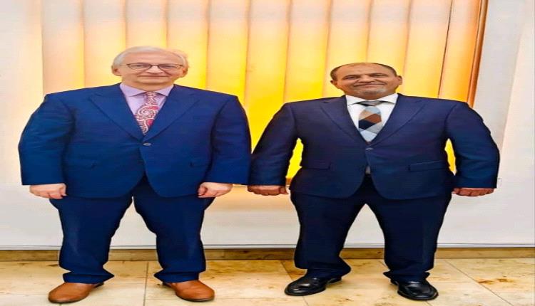 اللواء شلال شايع يبحث مع السفير الألماني تعزيز التعاون في مكافحة الإرهـ,ـاب ويدعو إلى موقف حازم تجاه الحـ.ـوثيين