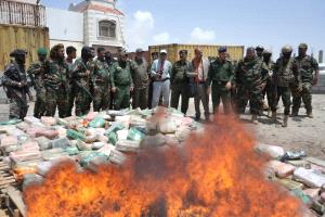 النيابة الجزائية في عدن تُتلف أكثر من طن من المواد المخـ,ـدرة