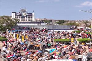 بيان فعالية عدن: متمسكون بشرعية الرئيس الزبيدي وصورته فوق مقراتنا 