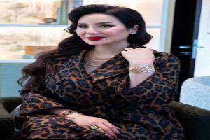 لجين عمران تتصدر التفاعل بإطلالة أنيقة بفستان ليوبارد كلاسيكي