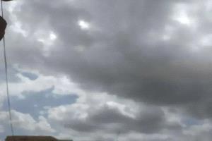 أمطار متفرقة وأجواء حارة تضرب هذه المحافظات خلال الساعات القادمة!